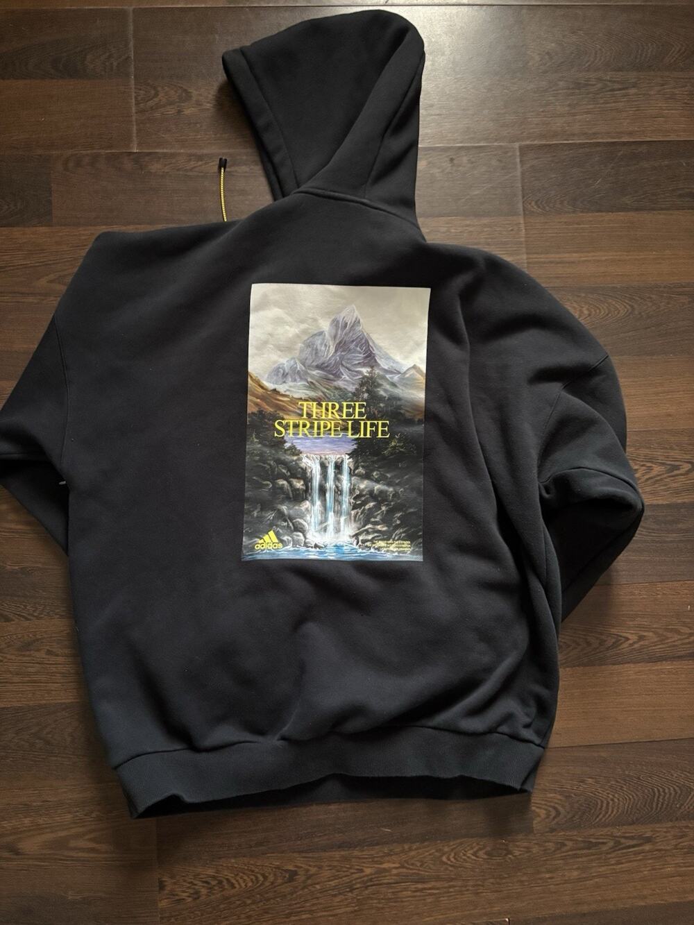 2020 Rare Find Adidas Men's Sportswear Mountain Graphic Hoodie Sz XL GL5693